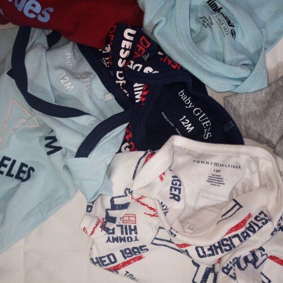 6 Piece Bundle Baby 12 Months One Piece Tops - GUESS, Timberland, Tommy Hilfiger - Picture 13 of 15